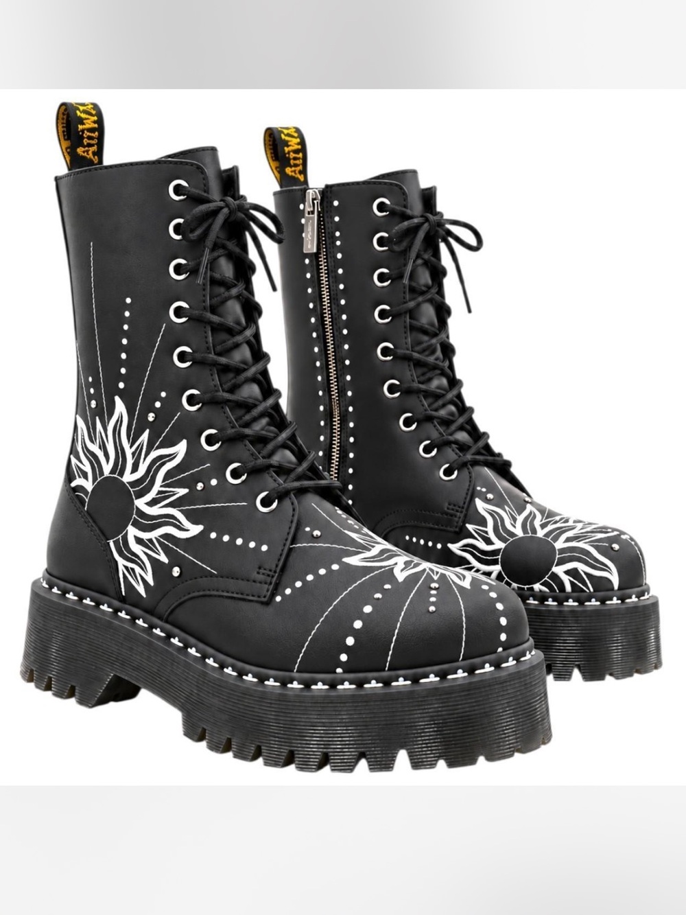 NWOT Dr. Martens Jadon High Solar Flare Platform Boots with White Sunburst Sz 9